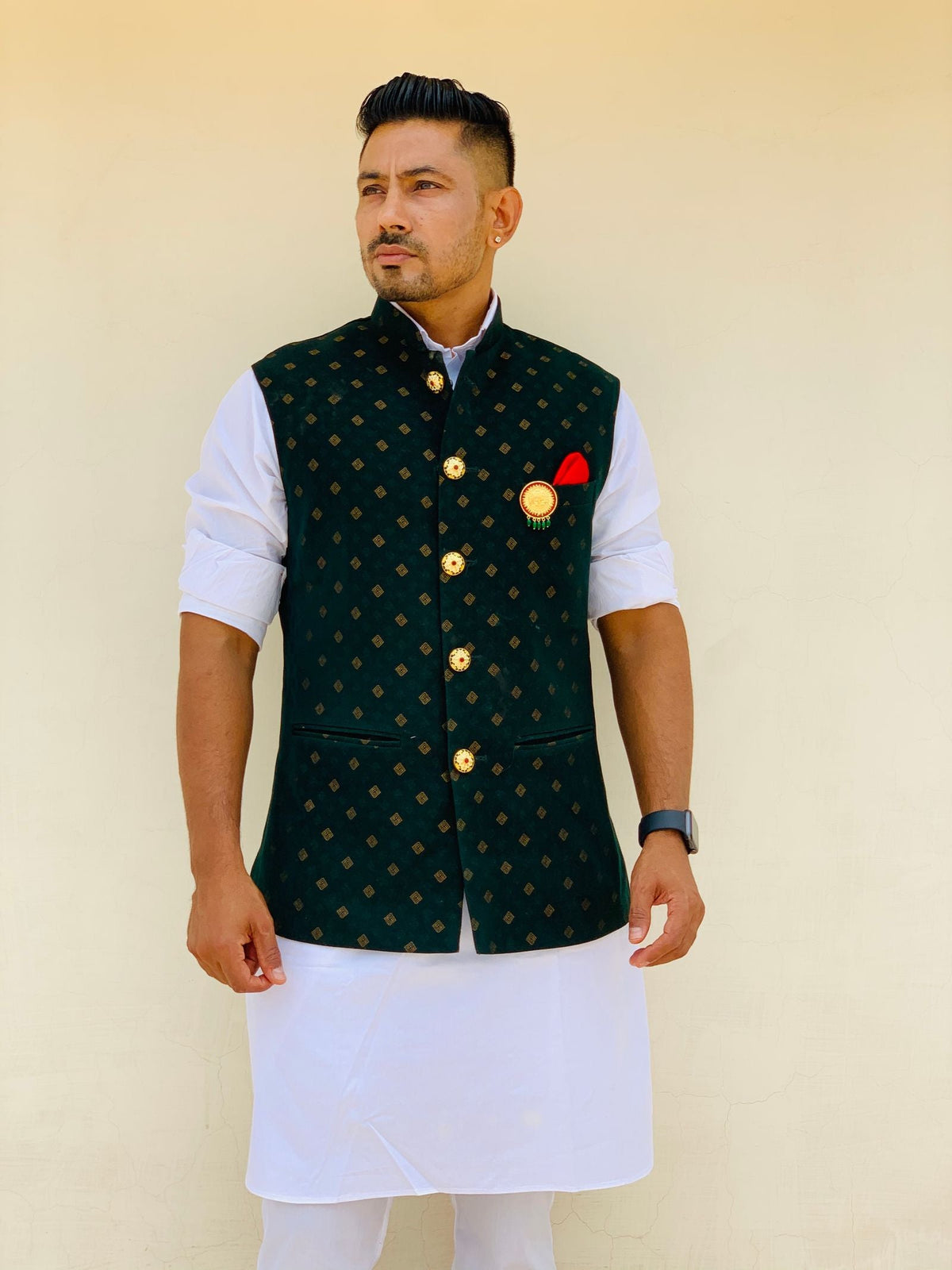 Indian man in festive traditional wear for Ganesh Chaturthi — men's outfit guide